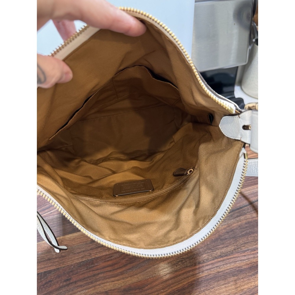 COACH C2818 Val‎ Duffle Pebble Leather Shoulder Bag Purse Chalk White Women's - Picture 16 of 16